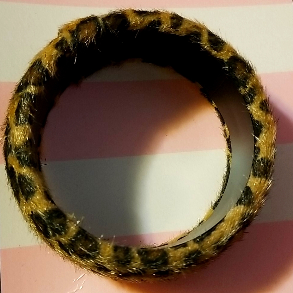 Leopard design felt Bracelet - New